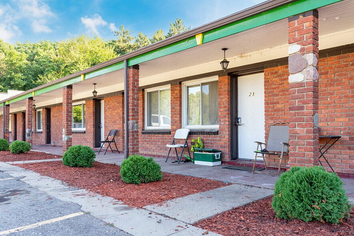 Parkway Motel - Real Estate Photos (newer photo)